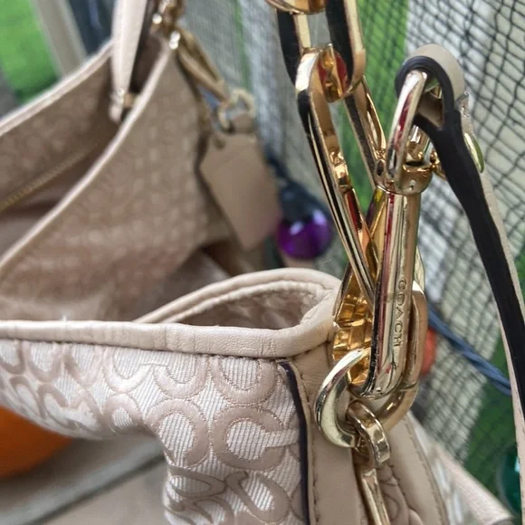 COACH MADISON OPT ART Signature 27906 2way hand or shoulder bag - Gently used - Picture 5 of 14